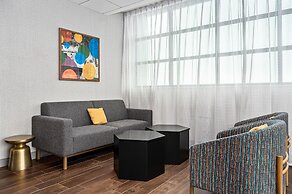 Hampton Inn Chicago North-Loyola Station