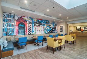 Hampton Inn Chicago North-Loyola Station