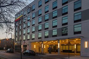 Hampton Inn Chicago North-Loyola Station