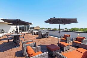 Hampton Inn Chicago North-Loyola Station