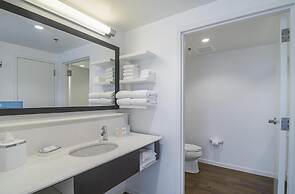 Hampton Inn Chicago North-Loyola Station