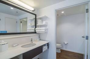 Hampton Inn Chicago North-Loyola Station