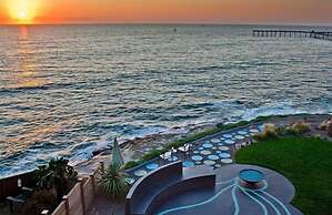 House By The Ocean