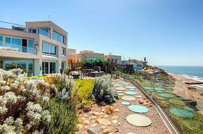 House By The Ocean