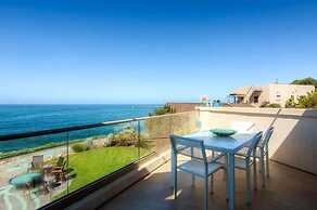 House By The Ocean