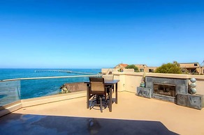 House By The Ocean