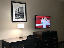 Catoosa Inn & Suites