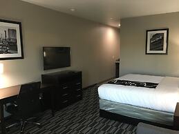 Catoosa Inn & Suites