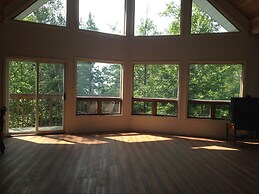 Warbler's Roost Country Inn B&B