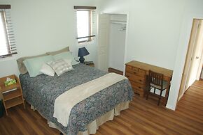 Warbler's Roost Country Inn B&B