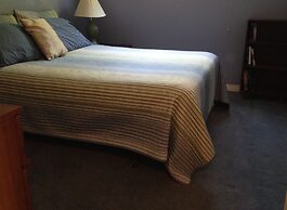 Warbler's Roost Country Inn B&B