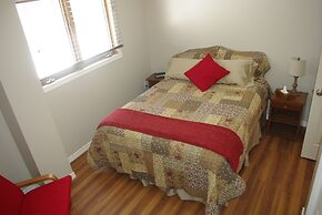 Warbler's Roost Country Inn B&B