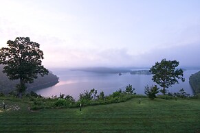 Dale Hollow Lake State Resort Park