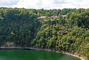 Dale Hollow Lake State Resort Park