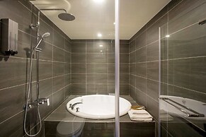 Just Live Inn Keelung