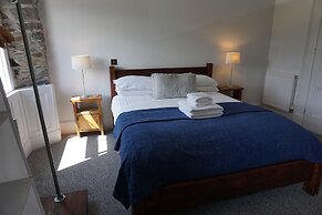 Lake View Country House