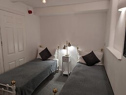 Lake View Country House