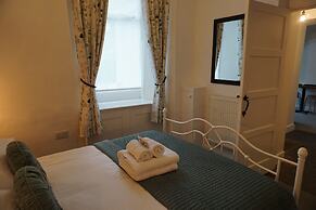 Lake View Country House