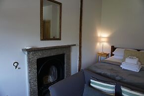 Lake View Country House