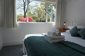 Lake View Country House