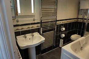 Lake View Country House