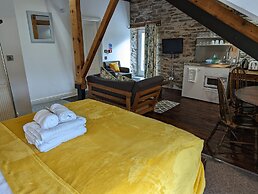 Lake View Country House