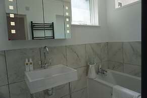 Lake View Country House