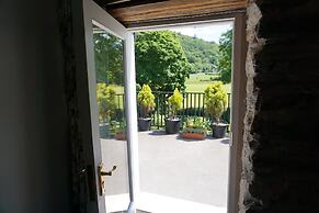 Lake View Country House