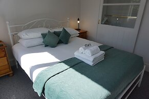 Lake View Country House