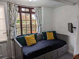 Lake View Country House