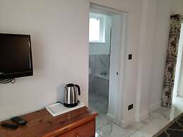 Lake View Country House