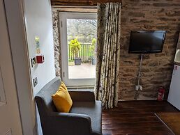 Lake View Country House