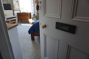 Lake View Country House