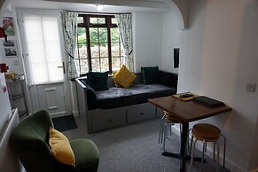 Lake View Country House