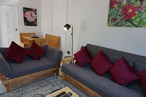 Lake View Country House