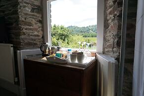 Lake View Country House