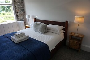 Lake View Country House