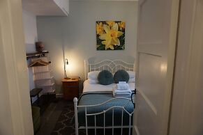 Lake View Country House