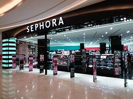 Sunset Seaview Vacation Condos City Centre @ IMAGO Shopping Mall