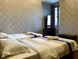 Sunset Seaview Vacation Condos City Centre @ IMAGO Shopping Mall