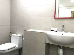 Sunset Seaview Vacation Condos City Centre @ IMAGO Shopping Mall