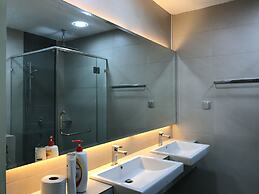 Sunset Seaview Vacation Condos City Centre @ IMAGO Shopping Mall