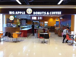 Sunset Seaview Vacation Condos City Centre @ IMAGO Shopping Mall