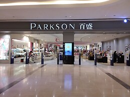 Sunset Seaview Vacation Condos City Centre @ IMAGO Shopping Mall