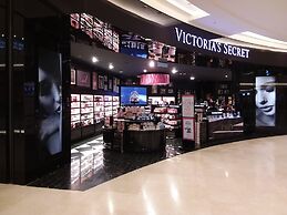 Sunset Seaview Vacation Condos City Centre @ IMAGO Shopping Mall