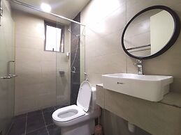 Sunset Seaview Vacation Condos City Centre @ IMAGO Shopping Mall