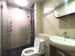 Sunset Seaview Vacation Condos City Centre @ IMAGO Shopping Mall