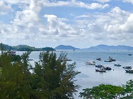 Sunset Seaview Vacation Condos City Centre @ IMAGO Shopping Mall