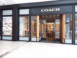 Sunset Seaview Vacation Condos City Centre @ IMAGO Shopping Mall