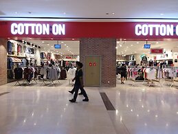 Sunset Seaview Vacation Condos City Centre @ IMAGO Shopping Mall